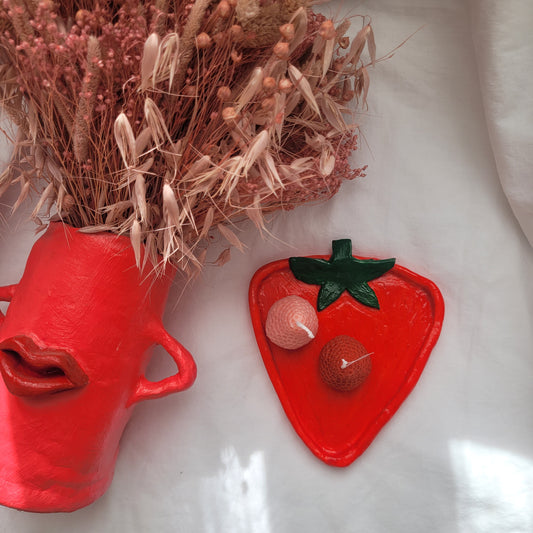Coffret Artisanal : Bougies & Coupelle en Forme de Fraise – Pièce Unique
